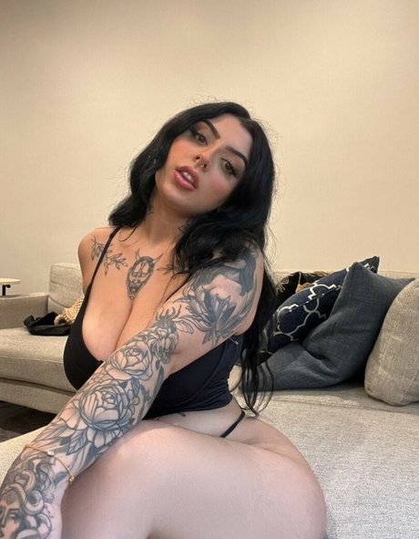 diannav pornographic star image