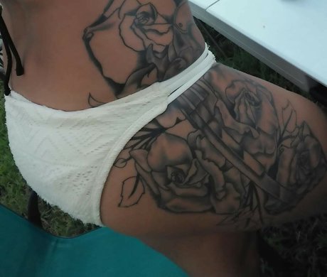 raven onlyfans erotic gallery