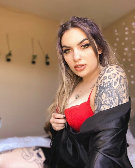 Alexxa Mia perfect star image