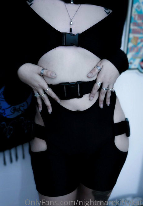 Nightmarekittykat star pretty pic