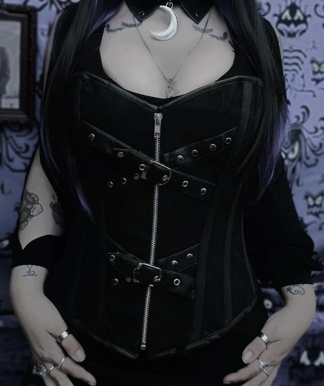 Nightmarekittykat model free photo