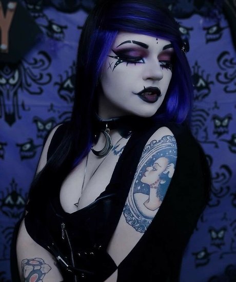 Nightmarekittykat model nude pics