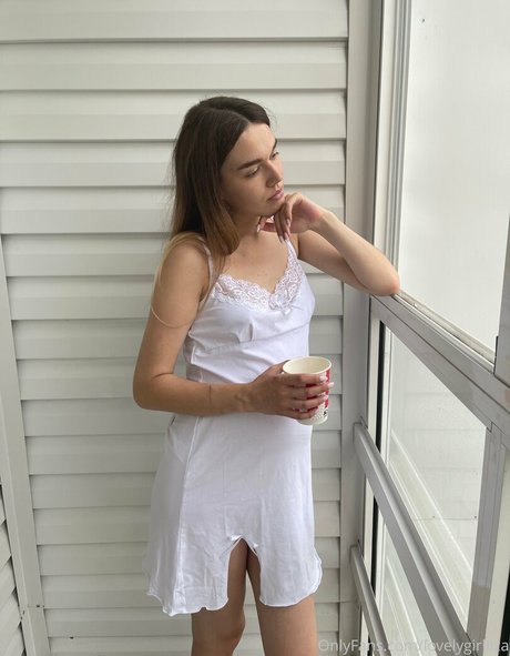 lovelygirlliza pornstar nude images