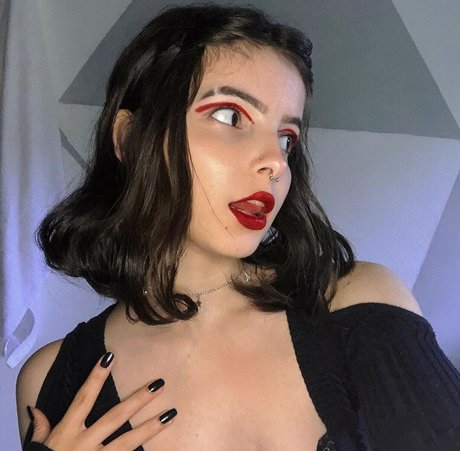 Victoria Ribeiro adult actress gallery