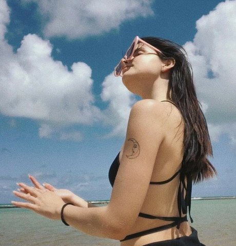 Victoria Ribeiro best model gallery