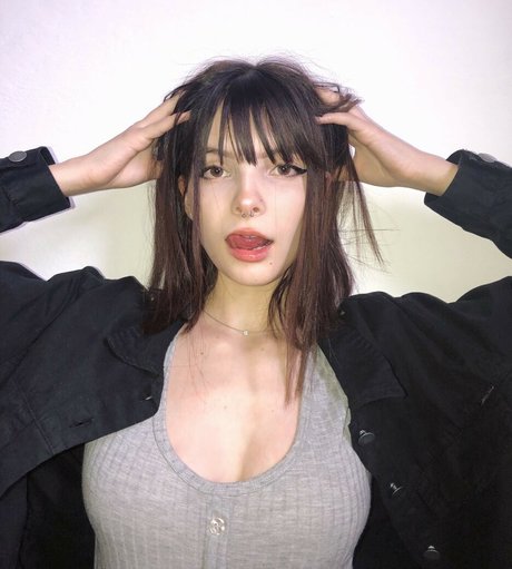 Victoria Ribeiro sexy model pictures