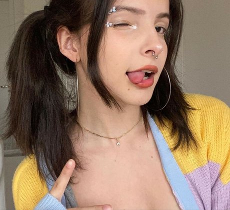 Victoria Ribeiro star adult gallery