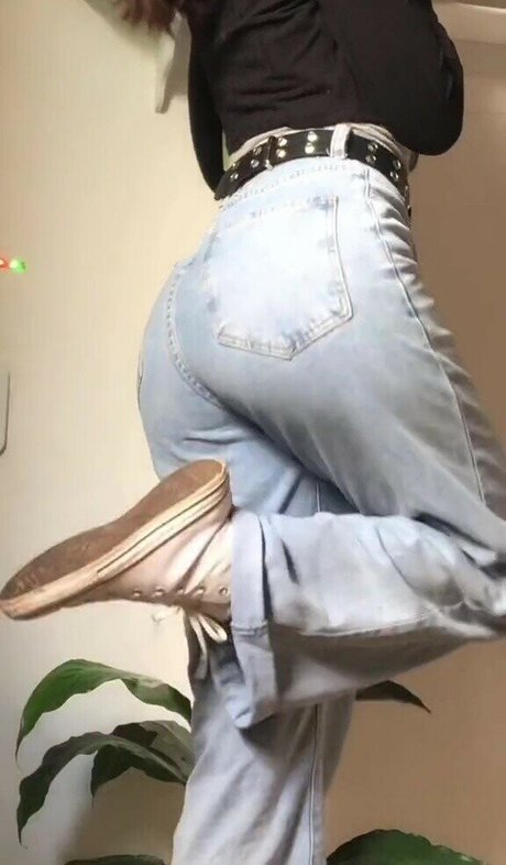 Victoria Ribeiro free model picture