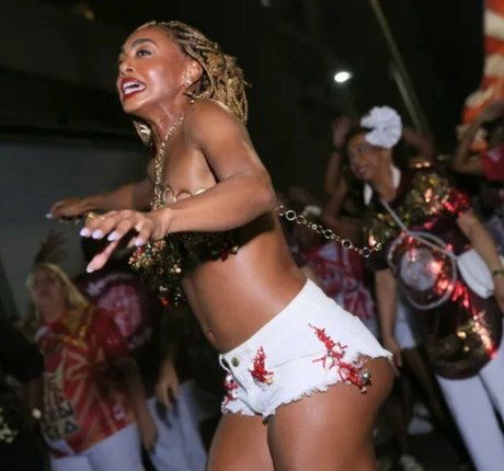 Dandara Mariana model high quality image