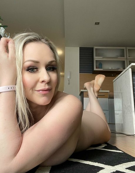 Miss Anna Monroe pornstar galleries