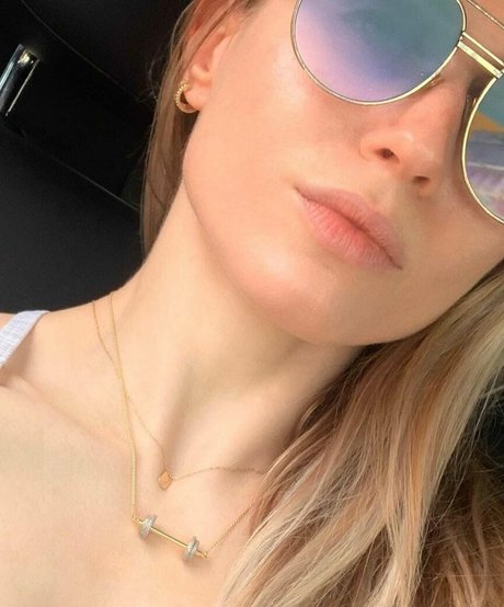 Rita Volk xxx model pics