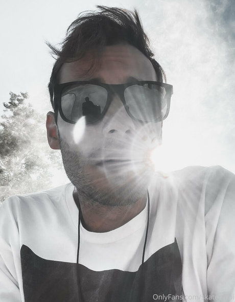 skaterrboi free model picture