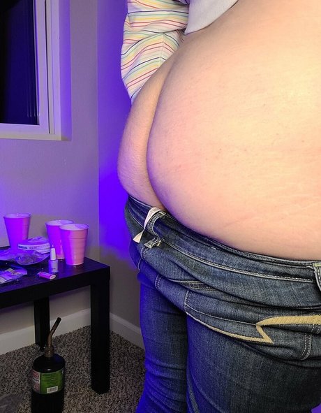 thequeenhasarrived model hd picture