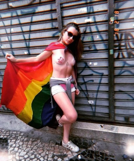 laryfree perfect pornstar picture