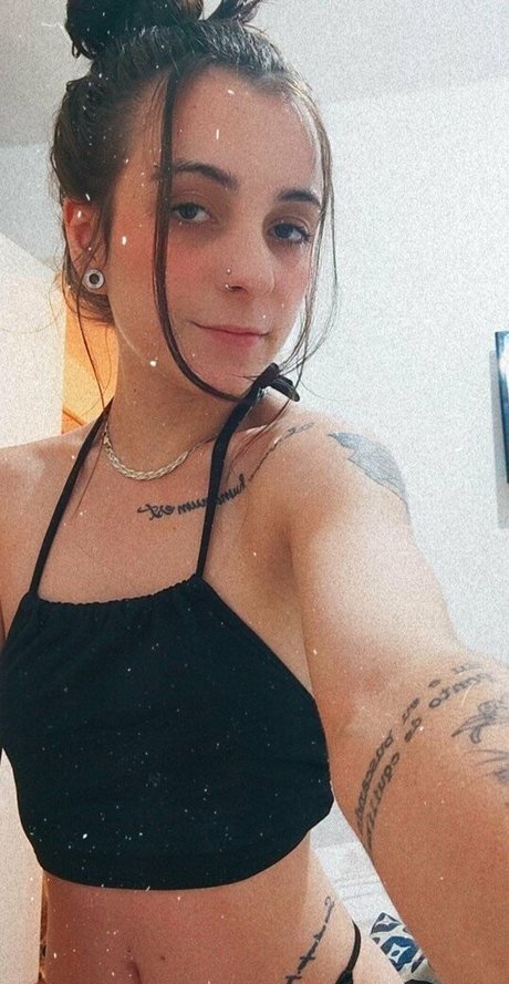 laryfree nice actress picture