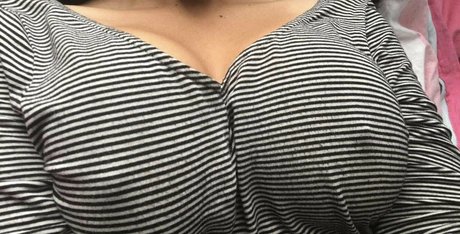 Mia 3 nudes star photos