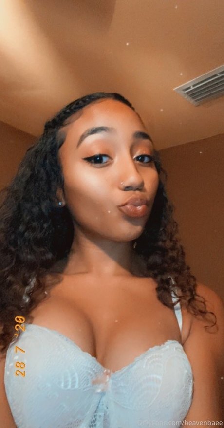 Heavenbaee model beautiful photo