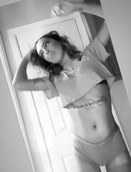 Taylor Weeks art actress gallery