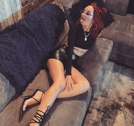 Taylor Weeks free star photos