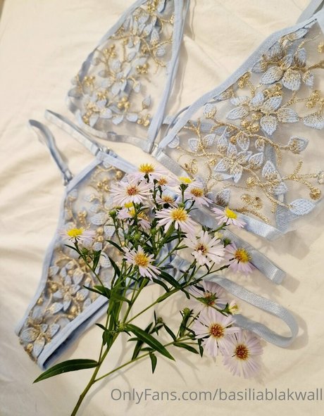 basiliablakwall adult actress pictures