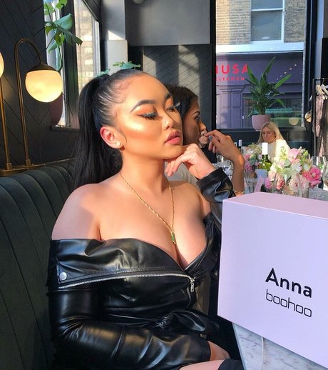 annouveauriche porn star img