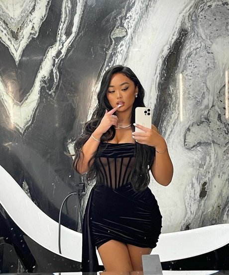 annouveauriche pornographic star img