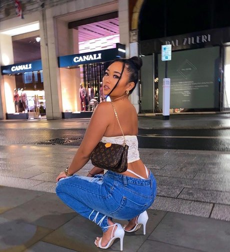 annouveauriche erotic star pic