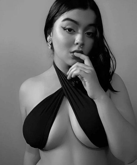 Alisson Sabineae naked pornstar pictures