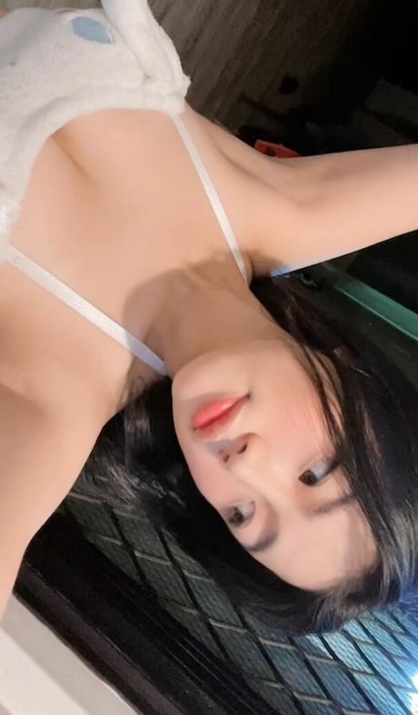 Caroline Lapena nudes model images