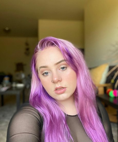 Manic Stoner model adult img