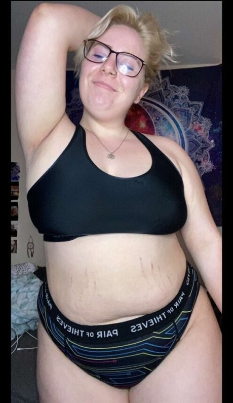 Manic Stoner art actress pic