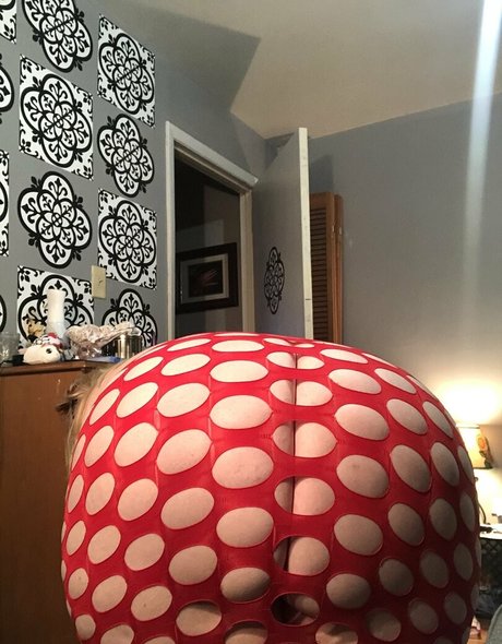 swimming pool onlyfans nudes picture