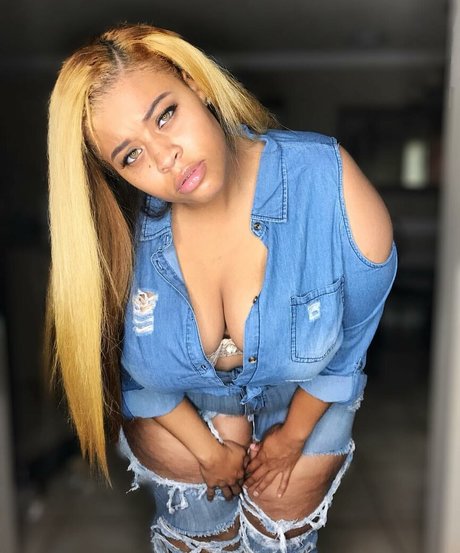 Jasmine Gunn model porn pics