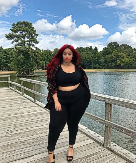 Jasmine Gunn hot star photo