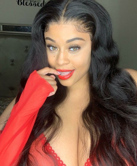 thick trans onlyfans free sex image