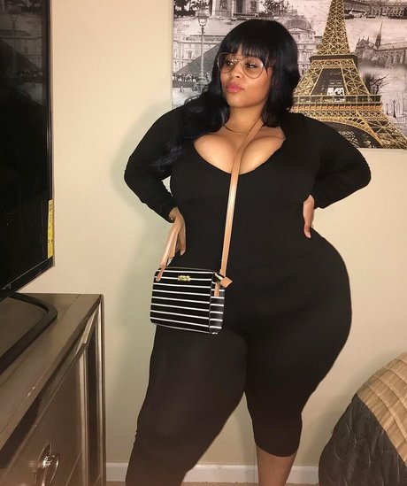 Jasmine Gunn pornstar img