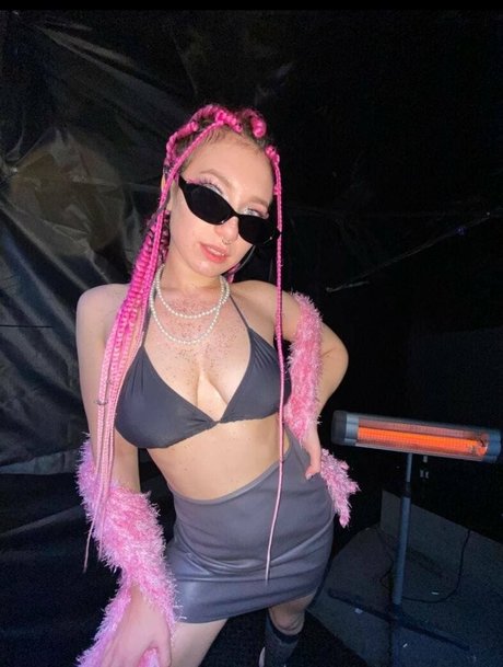 chubby latina onlyfans pornographic picture