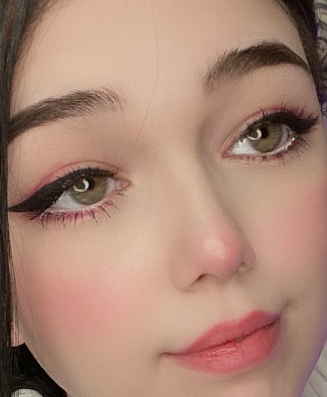 babykush h model nudes pictures