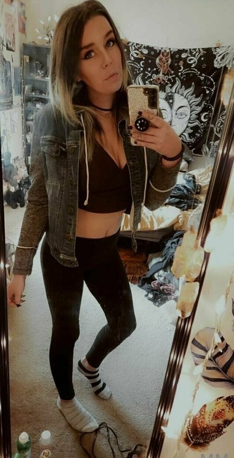 mysteriousmoon pretty model pic