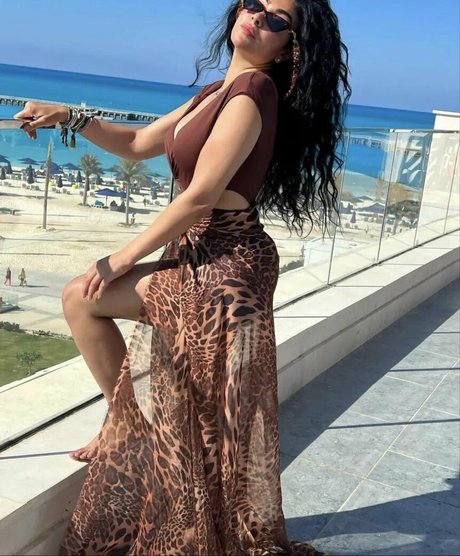 Mirhan Hussein nice pornstar images