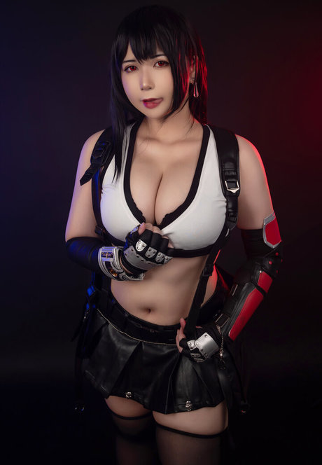 Uy Uy nudes actress images