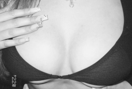 Mysticaldreamgyal art star photo