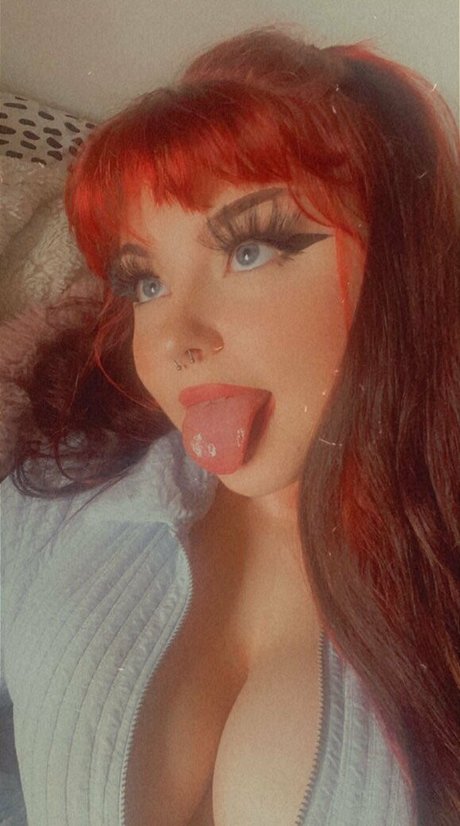 Holyhollyphoebe nice actress pics