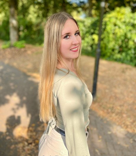 Deutscheonlyfans nice model images