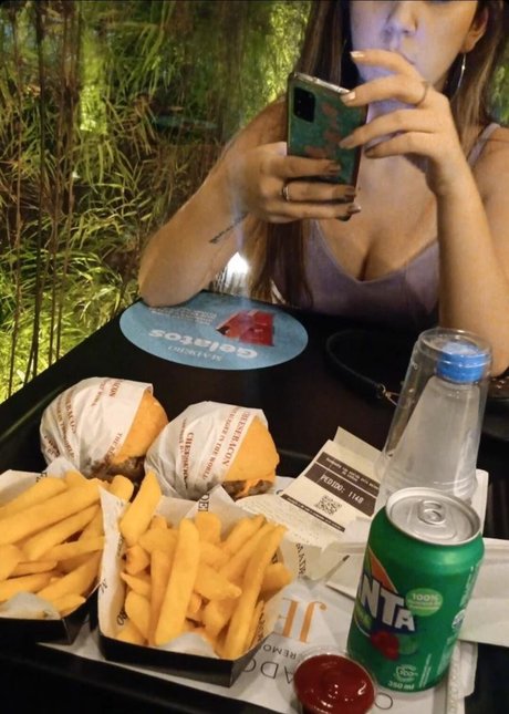 Carolzinha beautiful model image