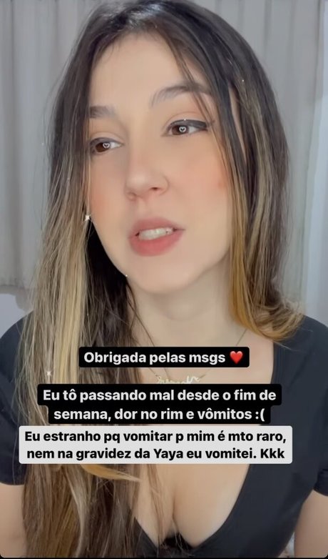 Carolzinha nudes actress images