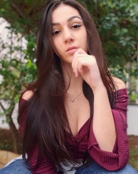 Carolzinha beautiful model images