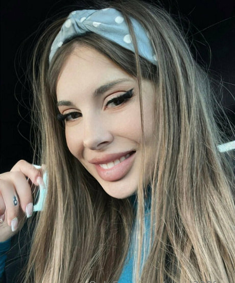 flat chested onlyfans xxx images