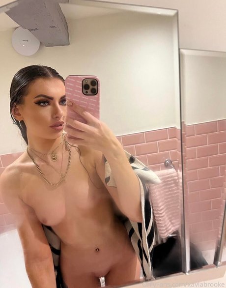 Xavia Brook model hot pictures