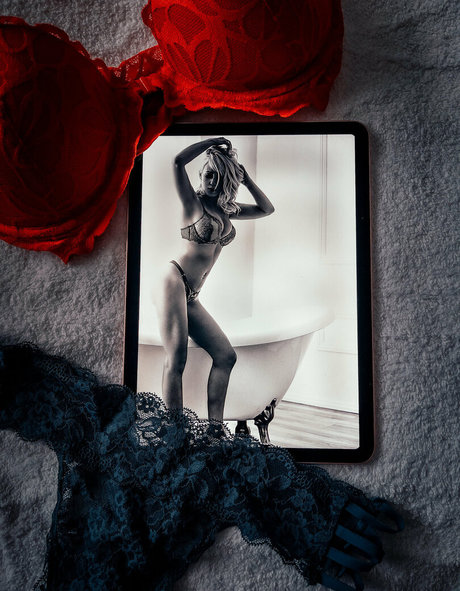 asian blonde onlyfans sex pic